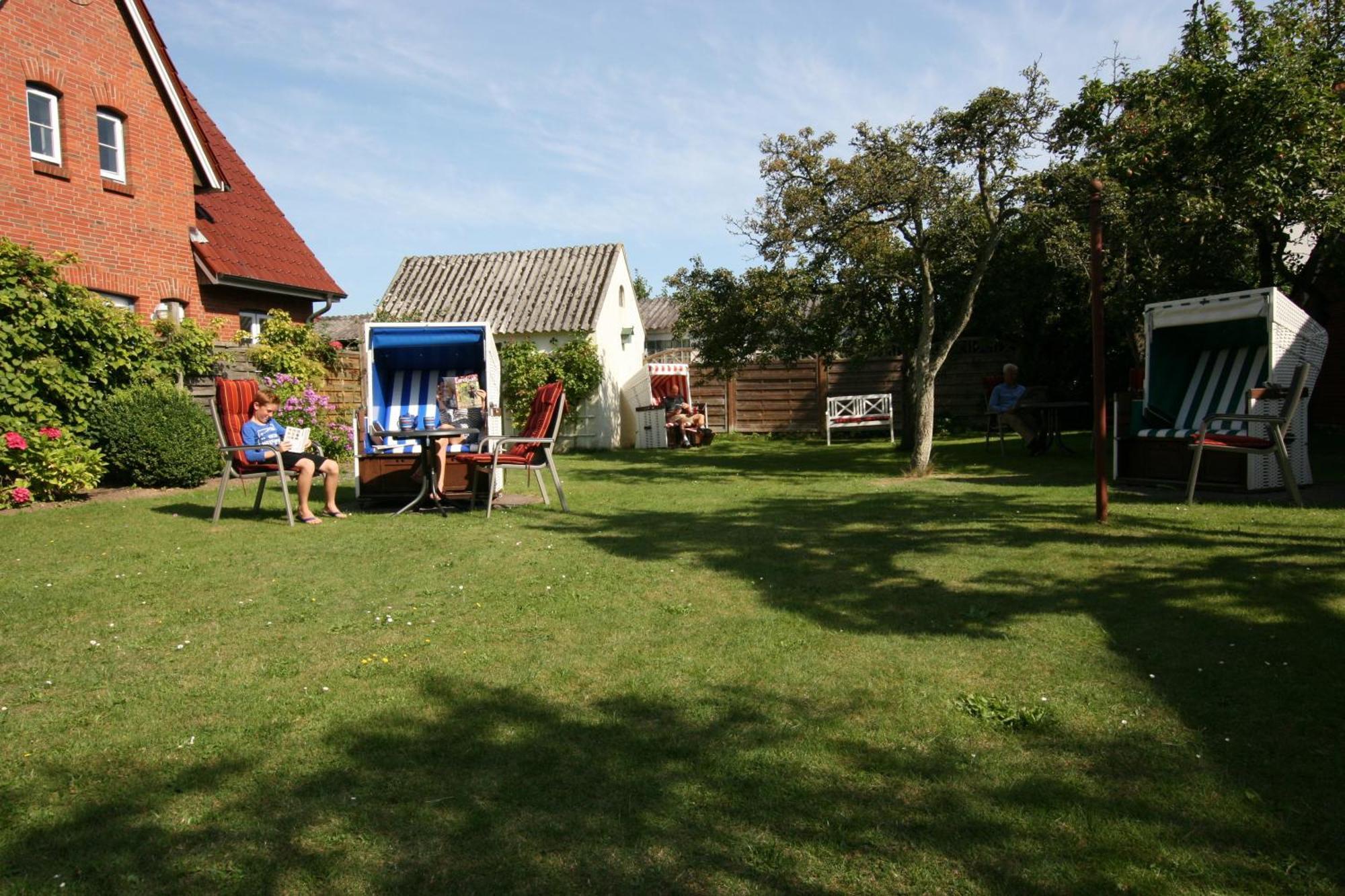 Pension Hilligenlei Zi 02 Dz Wyk auf Fohr Bagian luar foto
