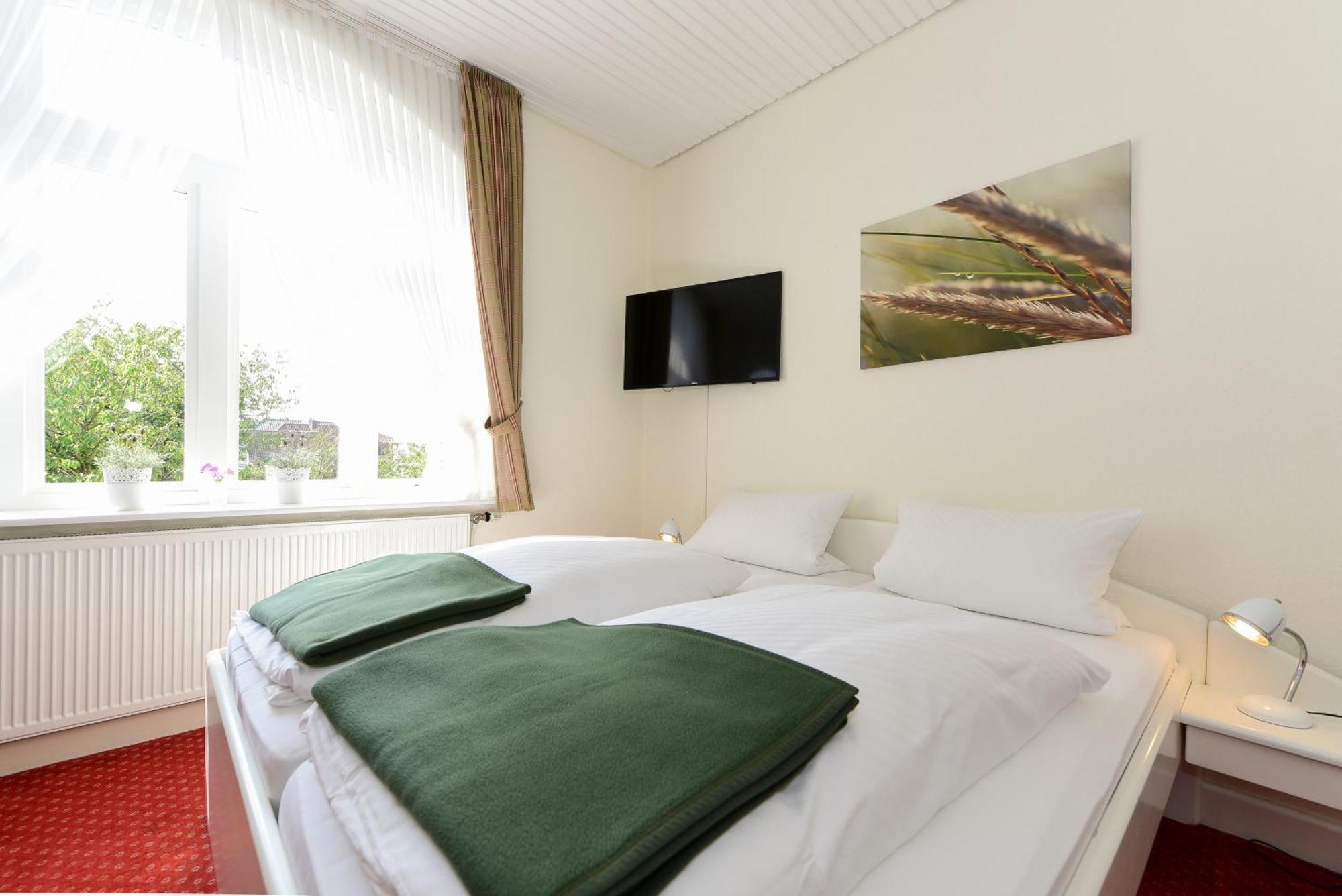 Pension Hilligenlei Zi 02 Dz Wyk auf Fohr Bagian luar foto